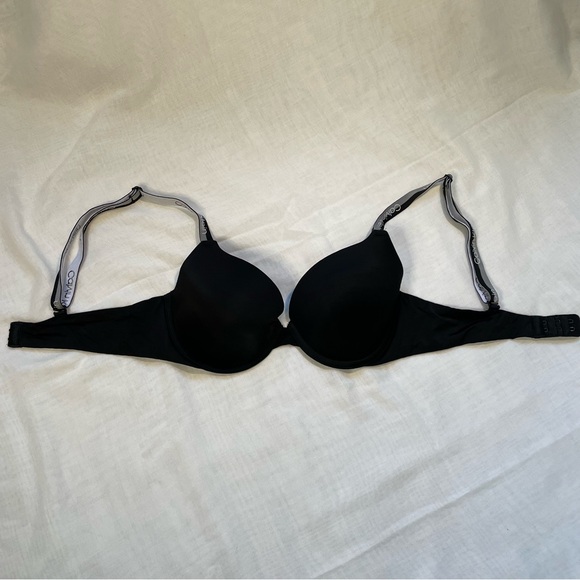 Calvin Klein Tshirt Bra - Picture 1 of 3
